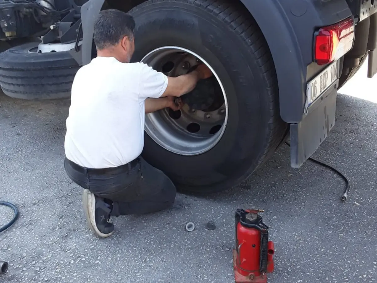 Üzümlü Oto Lastikçi